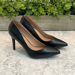 NWOT Aerosole Black Leather Dress Pump, Size 8